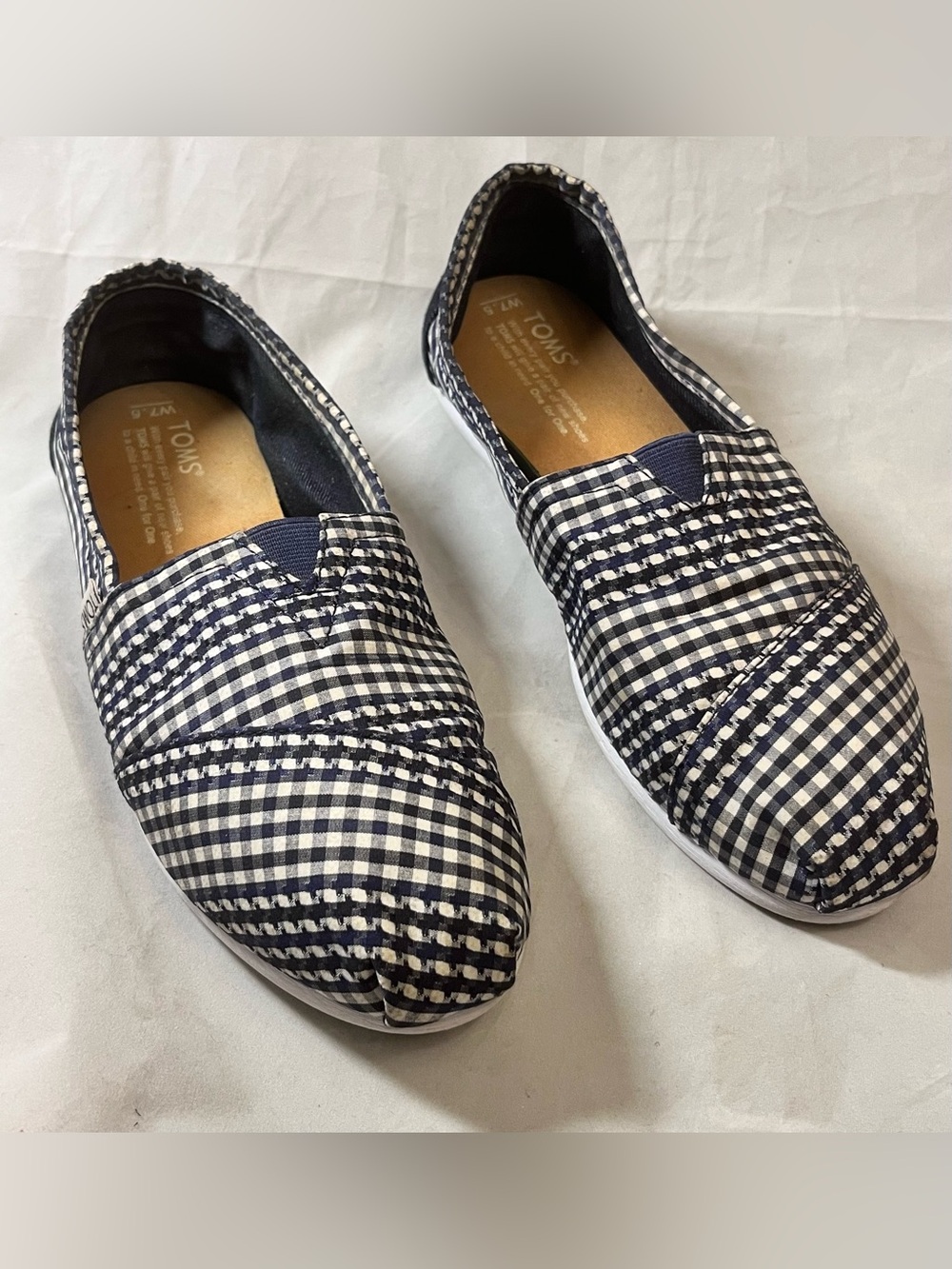TOMS Women's Navy and White Gingham Slip-On Loafers